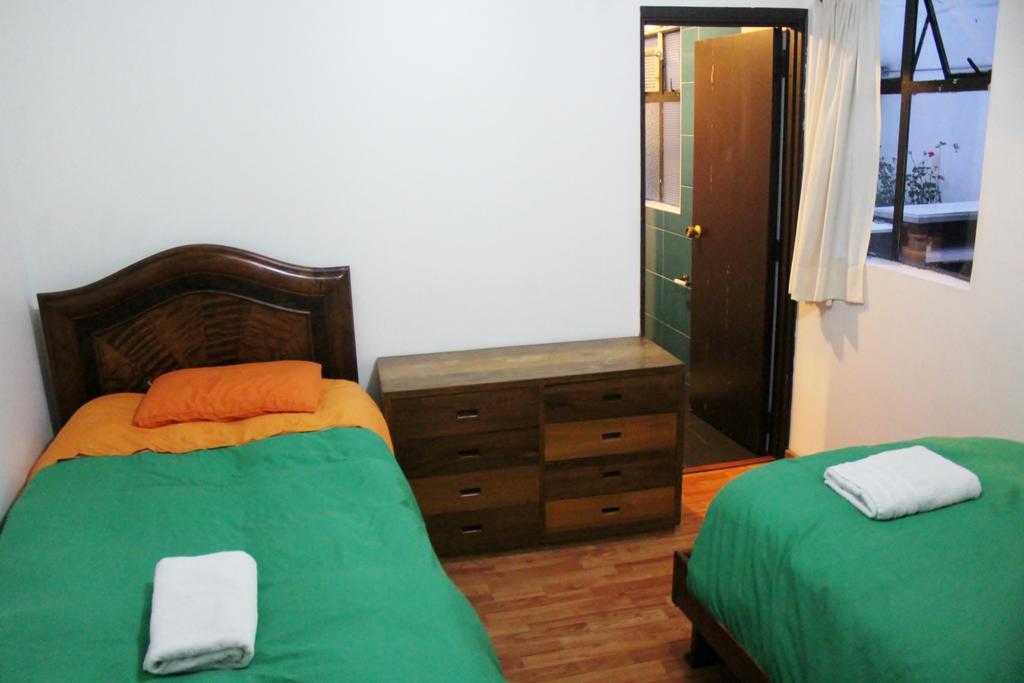 Hostal La Pinta Bogotá Extérieur photo
