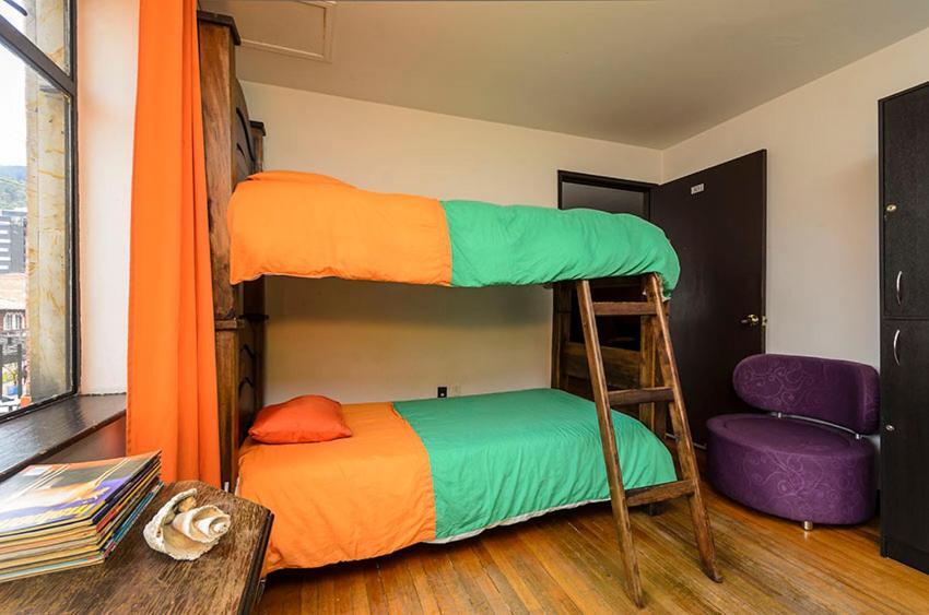Hostal La Pinta Bogotá Extérieur photo