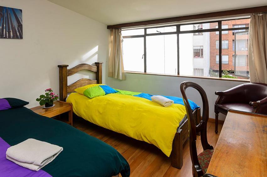 Hostal La Pinta Bogotá Extérieur photo