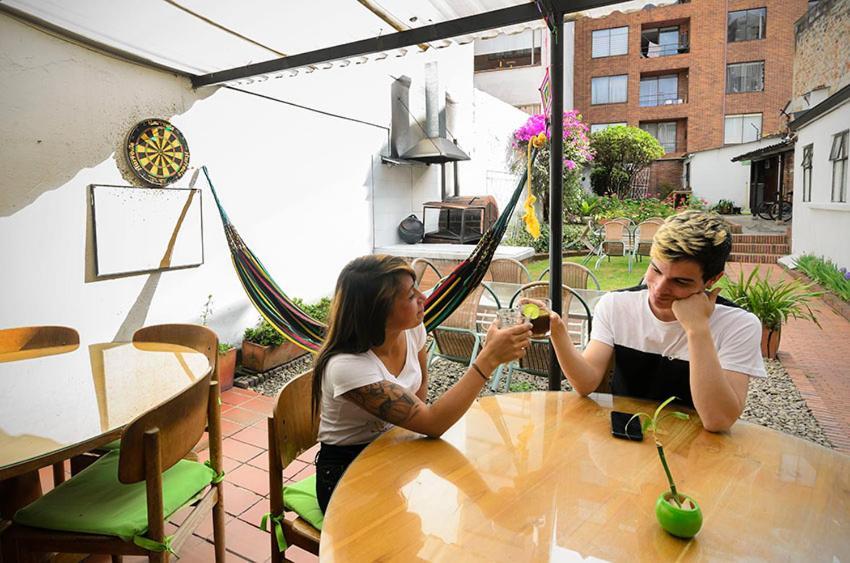 Hostal La Pinta Bogotá Extérieur photo