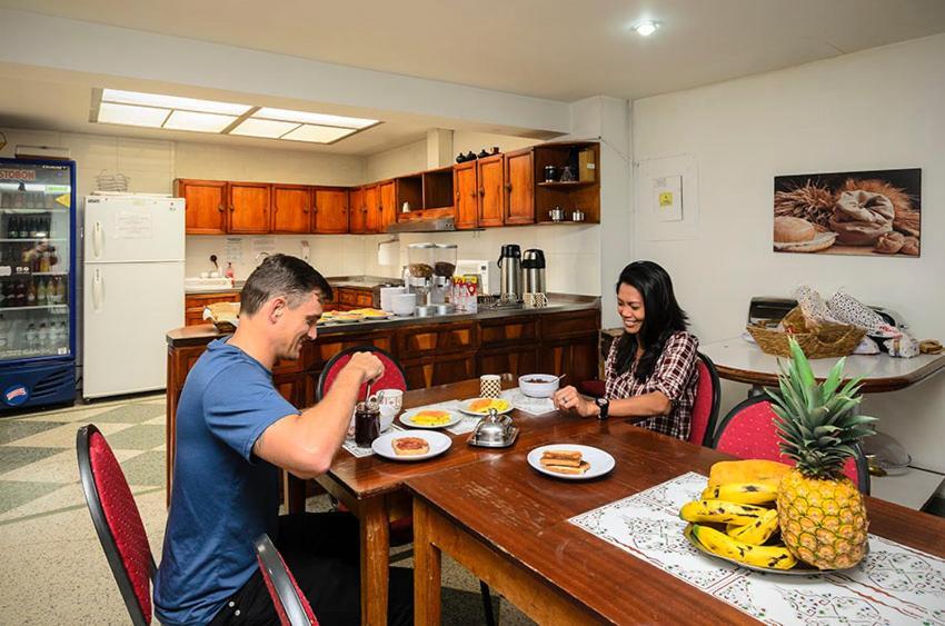 Hostal La Pinta Bogotá Extérieur photo