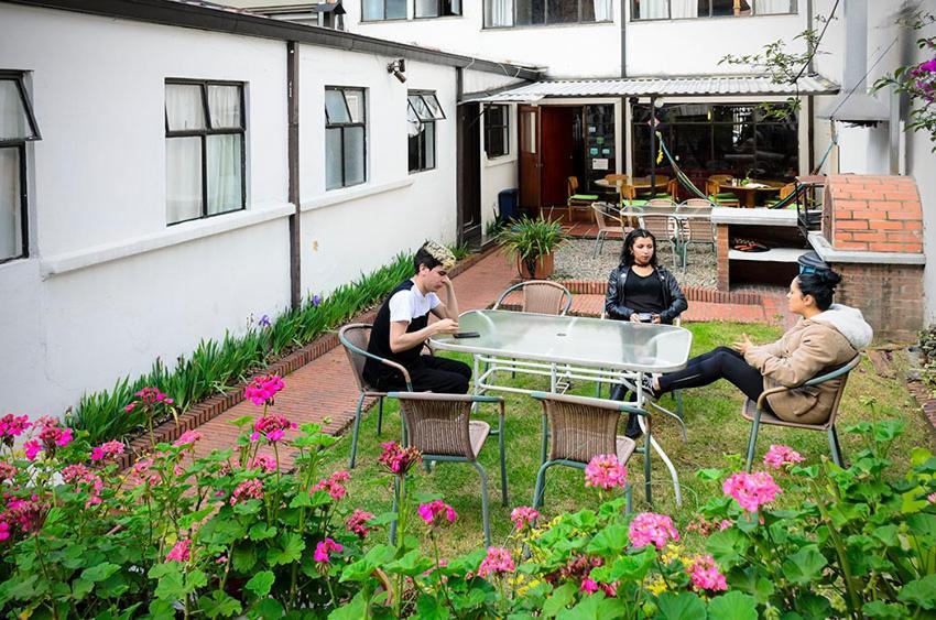 Hostal La Pinta Bogotá Extérieur photo